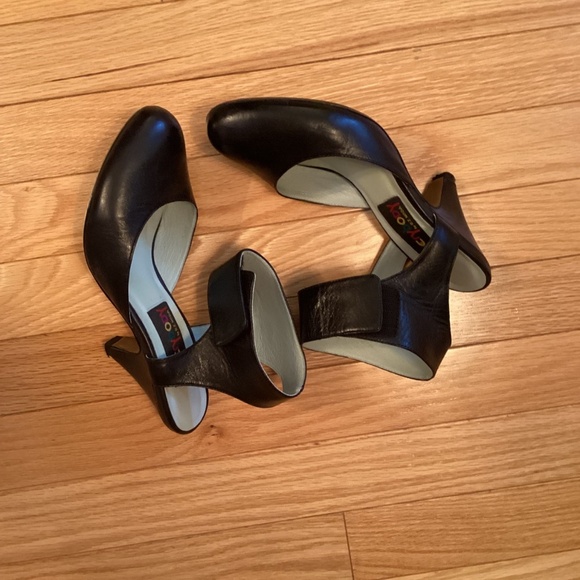 Leather Heels with Velcro Strap, black, size 36.5 (equivalent to 6.5 US) - Picture 3 of 9
